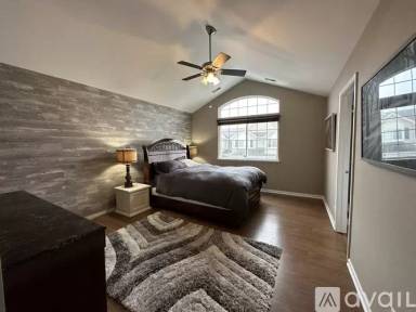 Main picture of 718 S Jade Ln