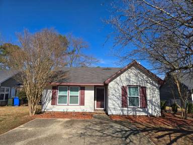 Main picture of 6884 Winchester St
