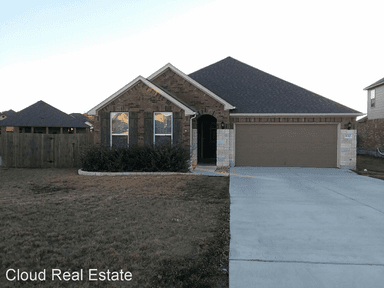 Main picture of 830 Old World Dr