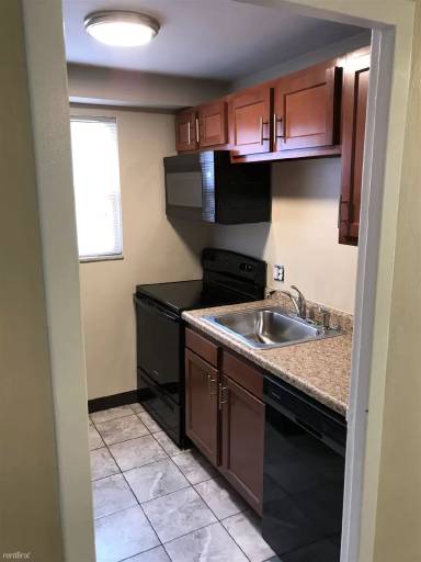 Main picture of 20 Clover Dr