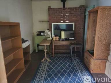 Main picture of 365 S H St