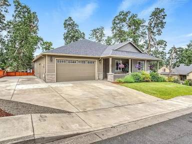 Main picture of 534 NW Eve Dr