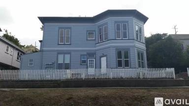 Main picture of 567 Loring Ave