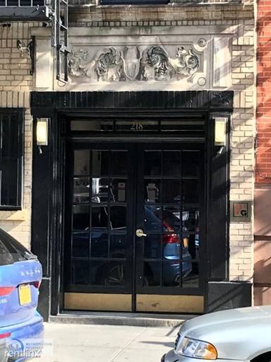 Main picture of 218 W 10th St