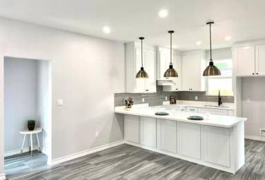 Main picture of 1011 E Madison Ave