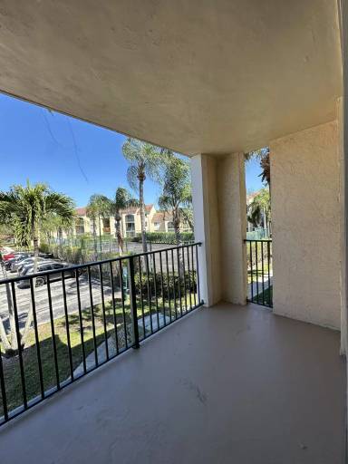 Main picture of 1733 Village Blvd