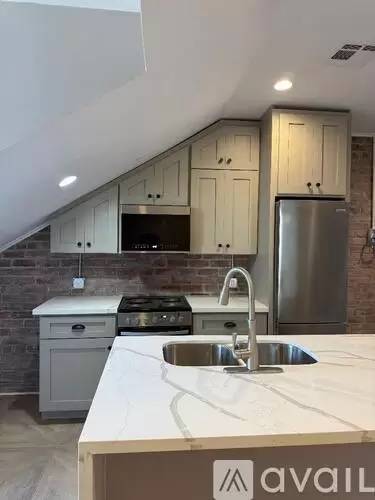 Main picture of 924 Ursulines Ave