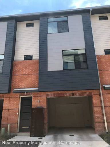 Main picture of 1606 N Hackberry St