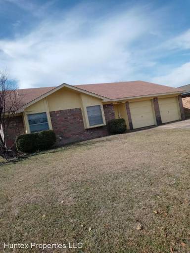 Main picture of 9806 Lafayette Dr