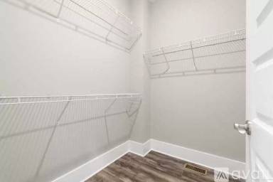 Main picture of 2143 Bell St