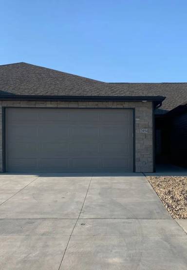 Main picture of 2800 Kings Corner Dr