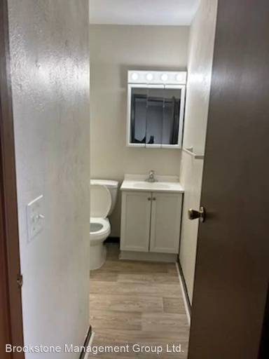 Main picture of 120 E Van Lake Dr