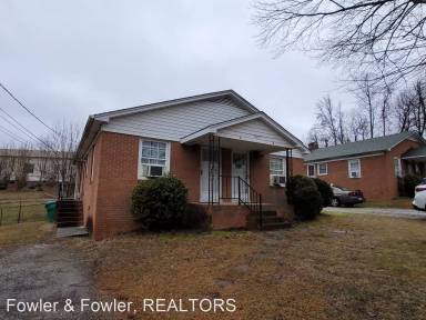 Main picture of 2609 Guyer St
