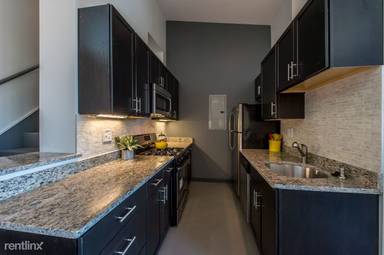 Main picture of 160 E Berkeley St