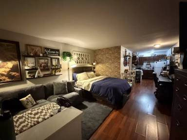 Main picture of 53 W Main St