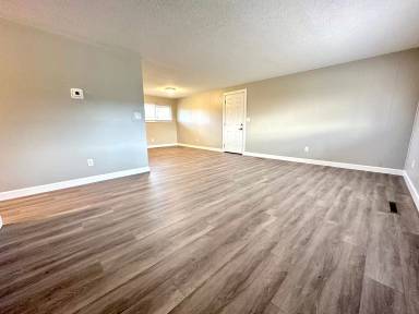 Main picture of 401 Orangewood Dr