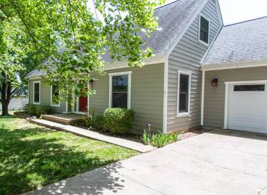 Main picture of 900 Laurel Dr