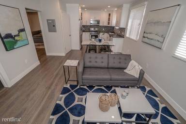 Main picture of 2625 S La Salle Ave