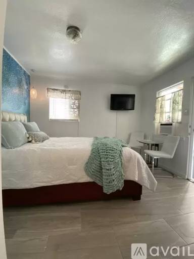 Main picture of 132 E 18th St