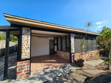 Main picture of 1724 Waikiki Way