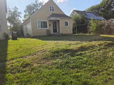 Main picture of 2283 Hiawatha Park Dr