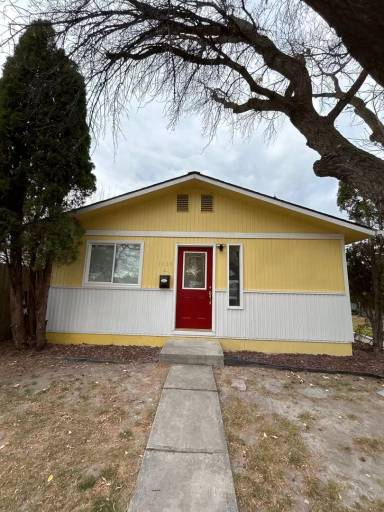 Main picture of 1136 5th Ave W