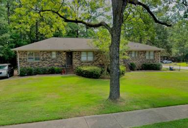 Main picture of 113 S Dean Rd
