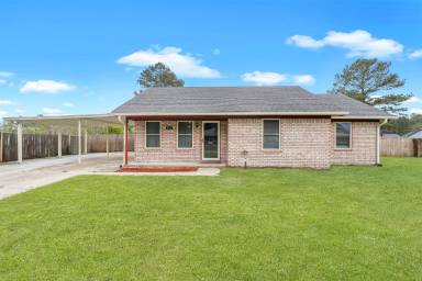 Main picture of 142 NE Shayna Dr