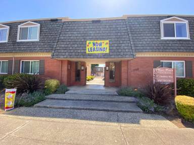 Main picture of 750 Brahms Way