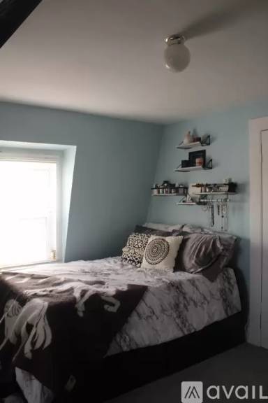 Main picture of 45 Madison St
