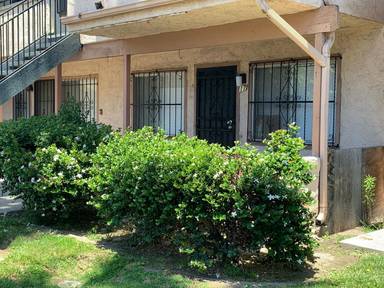 Main picture of 855 W San Ysidro Blvd