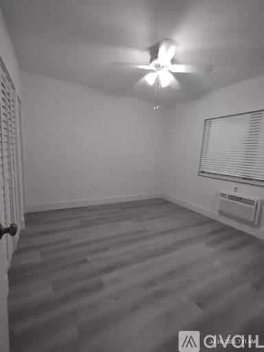 Main picture of 34 Madeira Ave