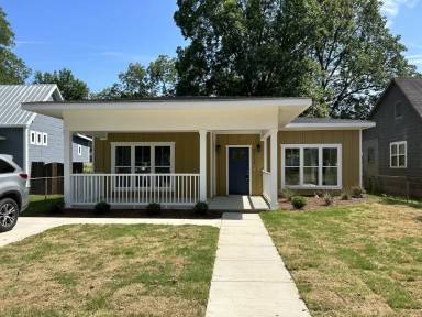 Main picture of 2713 9th Ave SW