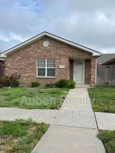 Main picture of 2800 Steves Way