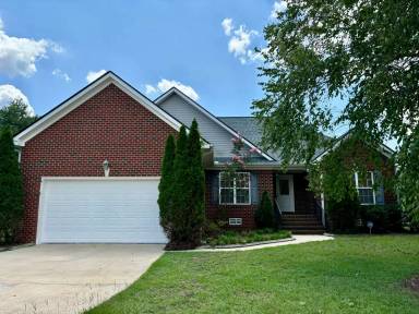 Main picture of 110 Beatrice Dr