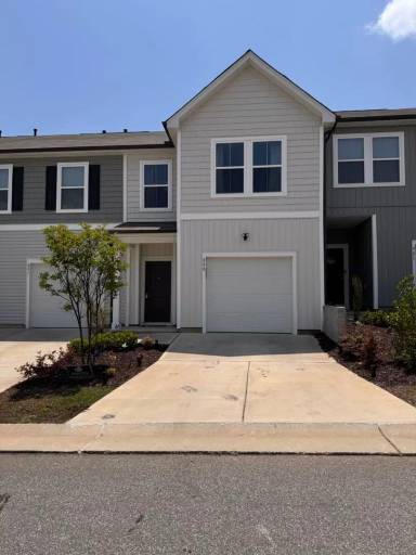 Main picture of 899 Falls Grove Trl