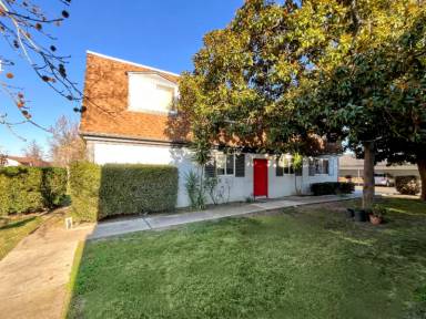 Main picture of 1726 Ross Cir