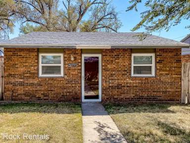 Main picture of 101 E Avenue B