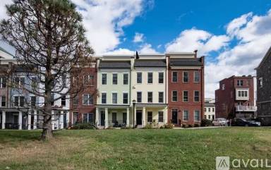 Main picture of 502 Regent Pl NE