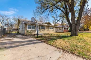 Main picture of 3408 S Hiram Ave