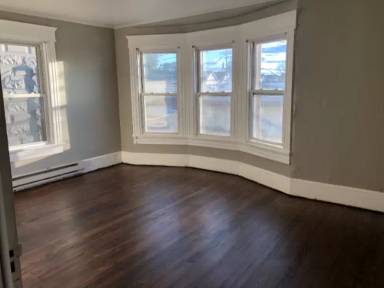 Main picture of 900 W Market St