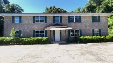 Main picture of 108 Woodhouse Ln
