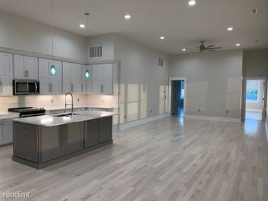 Main picture of 204 N 4th St