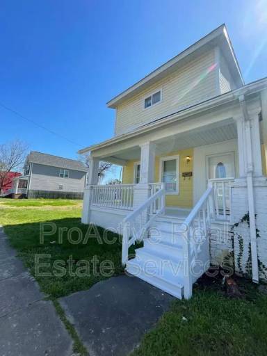 Main picture of 815 W 34th St
