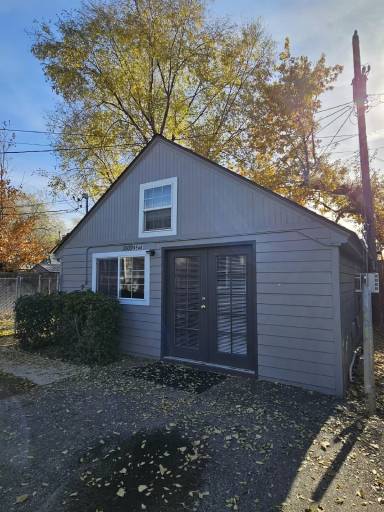 Main picture of 3009 W Overland Rd