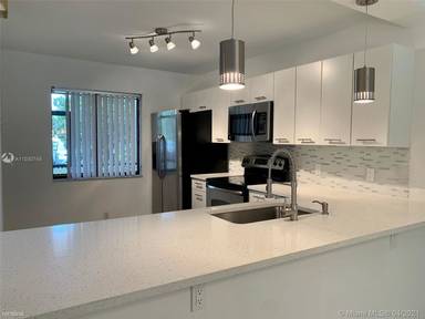 Main picture of 403 Lakeview Dr