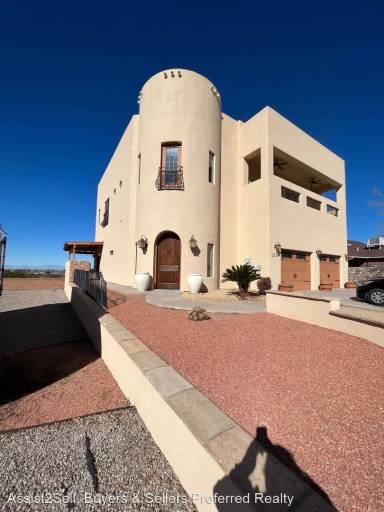 Main picture of 2155 Pinehurst Ct