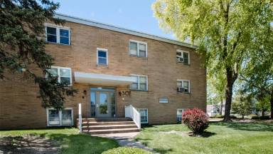 Main picture of 307 S State St