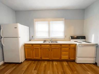 Main picture of 2304 E Memorial Dr