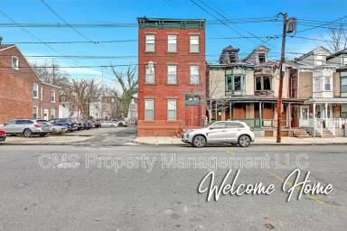 Main picture of 442 W Hanover St